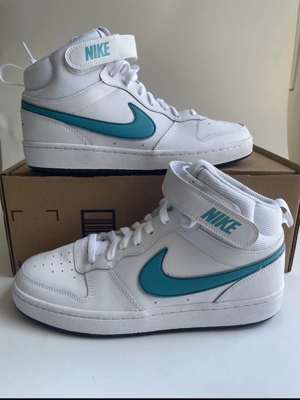 Nike White High-Top Sneakers with Teal Swoosh Size 7Y